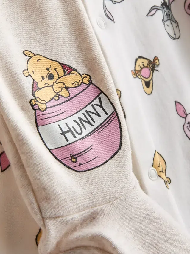 0-9mths | 5-piece disney's winnie the pooh newborn starter set