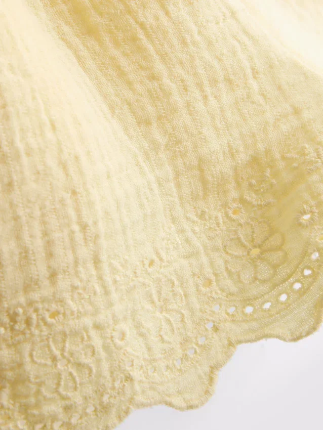1.5-9yrs | eyelet scallop trim shorts