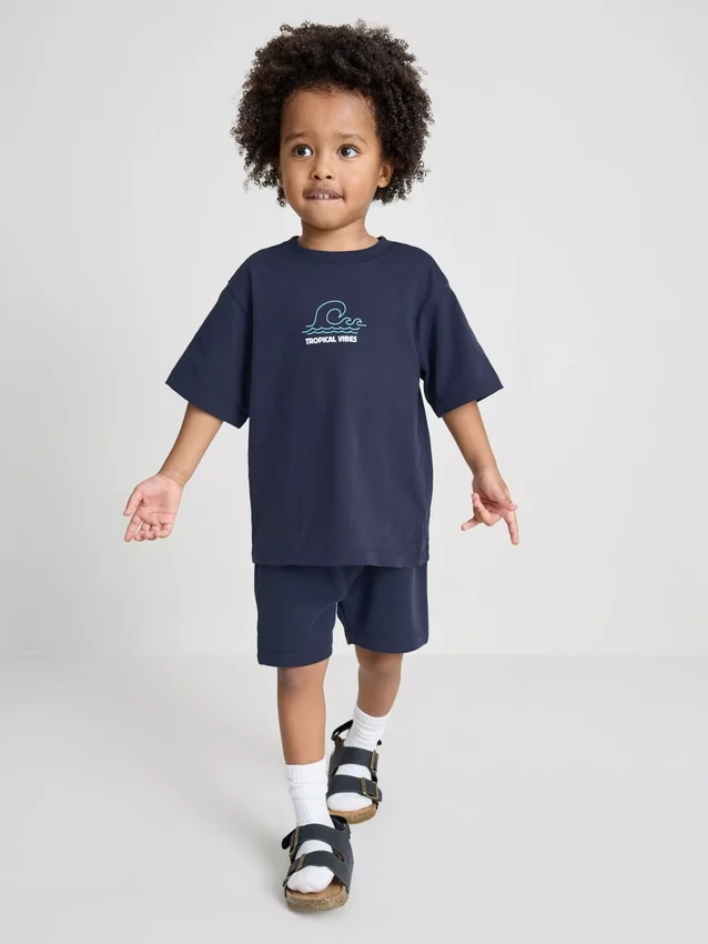 1.5-9yrs | tropical graphic flocked t-shirt and shorts set