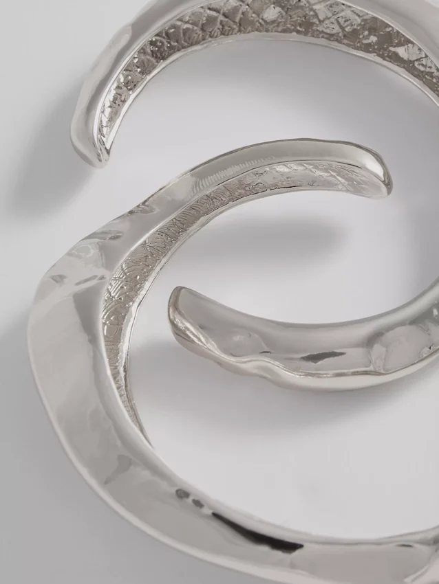 2pk molten metal wrist cuffs