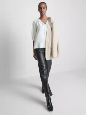3/4 sleeve v-neck blouse