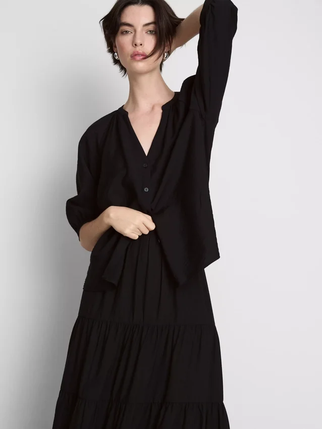 3/4 sleeve v-neck blouse