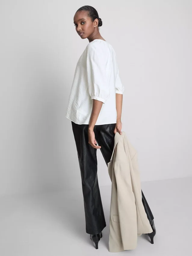 3/4 sleeve v-neck blouse