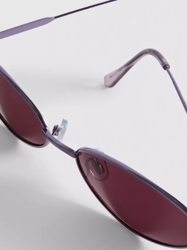 90s tinted oval sunglasses