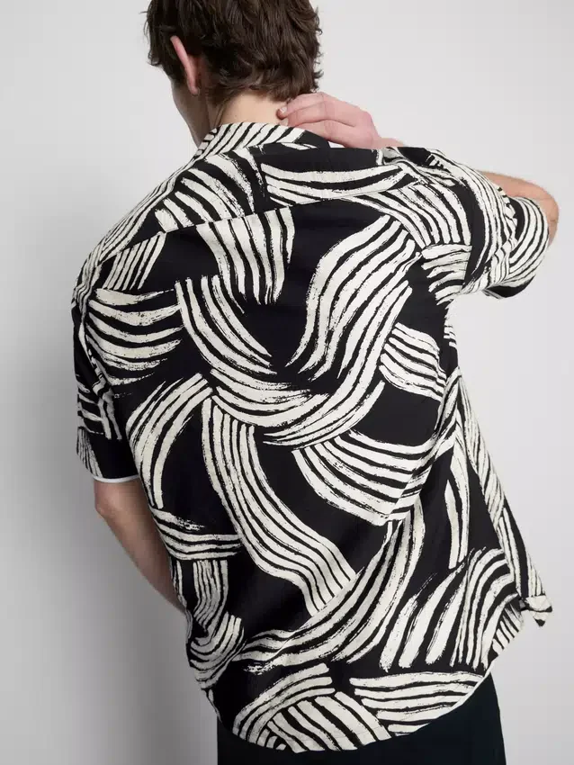 Abstract leaf short sleeve shirt