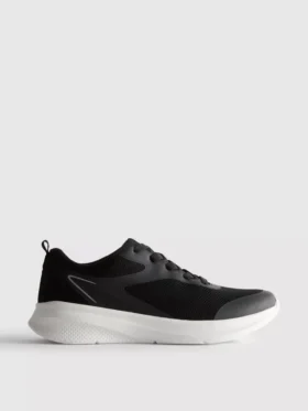 Active mesh sneakers