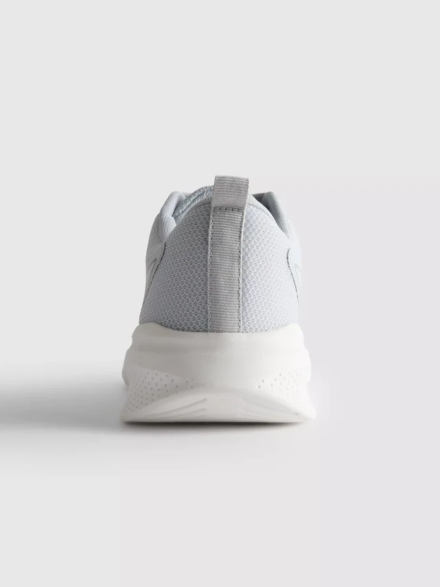 Active mesh sneakers