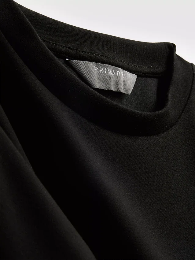 Active round neck sweatshirt