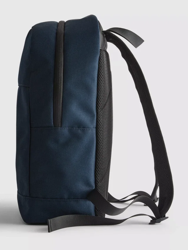 Adjustable backpack