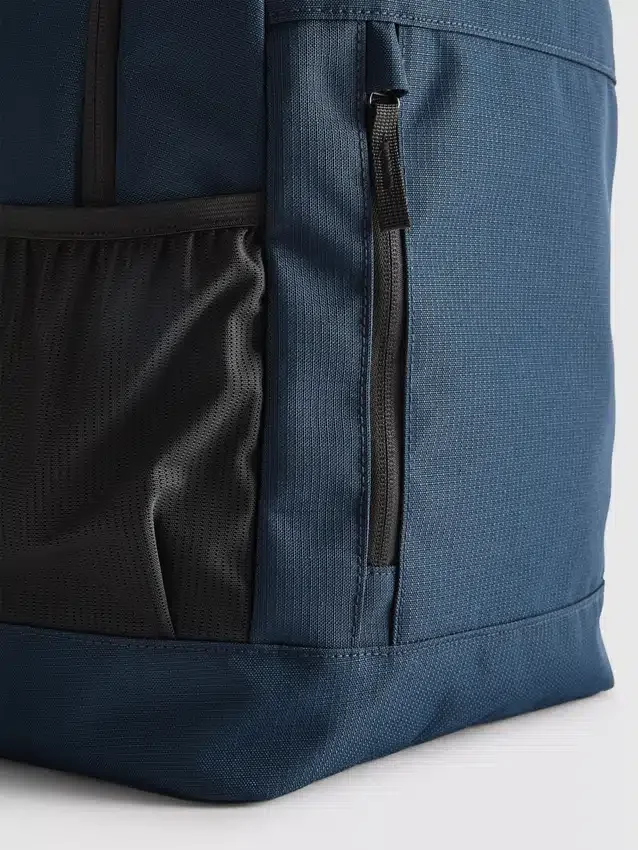 Adjustable backpack