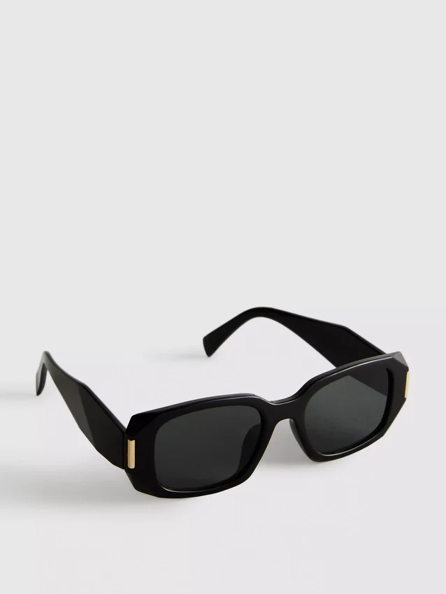 Angular rectangle sunglasses