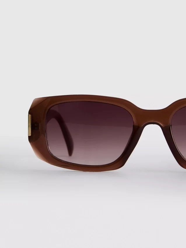 Angular rectangle sunglasses