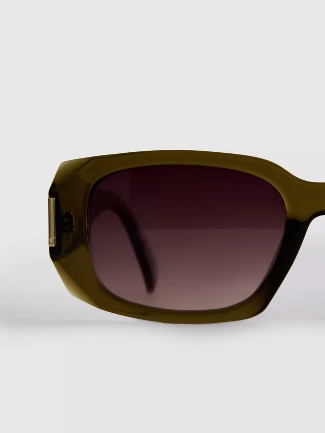 Angular rectangle sunglasses