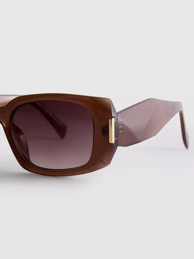 Angular rectangle sunglasses
