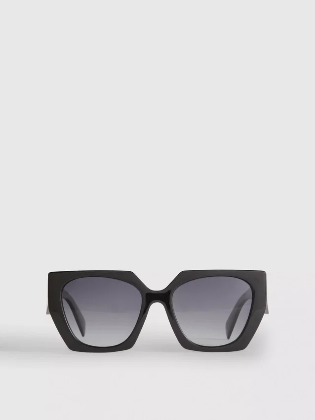 Angular square sunglasses