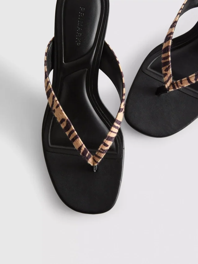 Animal pattern toe post heeled mules