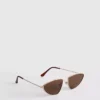 Aviator-style metal frame sunglasses