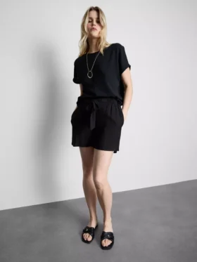Belted pull-on shorts