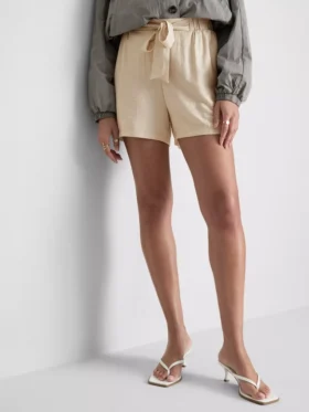 Belted pull-on shorts