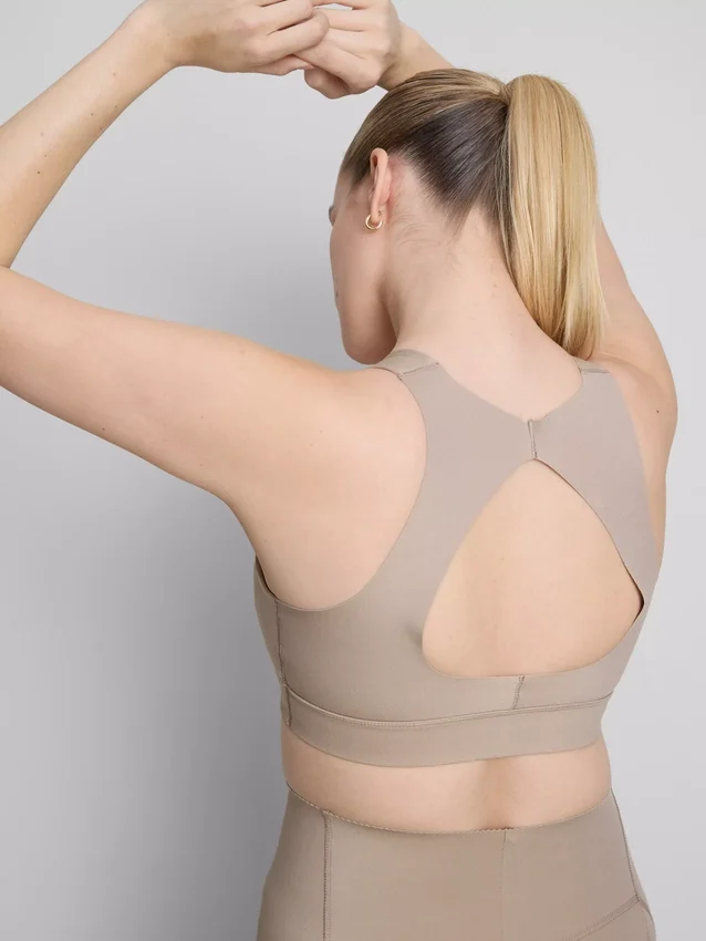 Bodysculpt performance cut out crop top