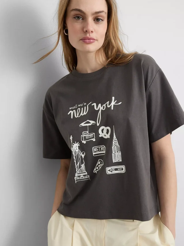 Boxy cotton graphic tee