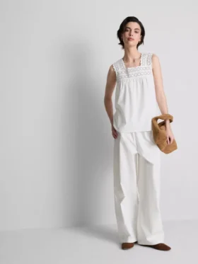 Broderie insert tank top