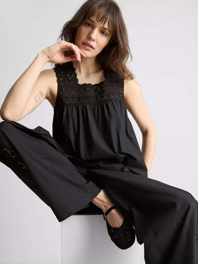 Broderie insert tank top