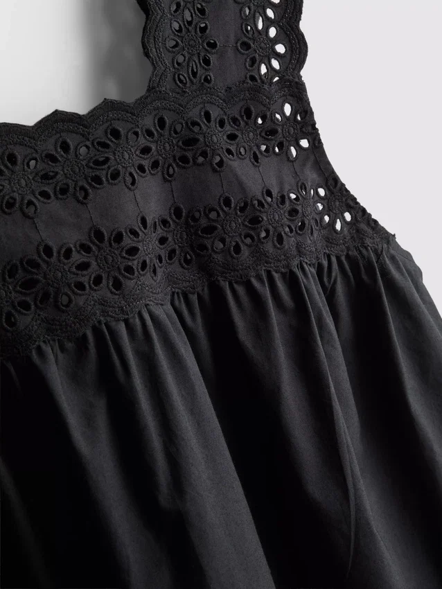 Broderie insert tank top