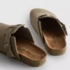 Buckle-strap clogs