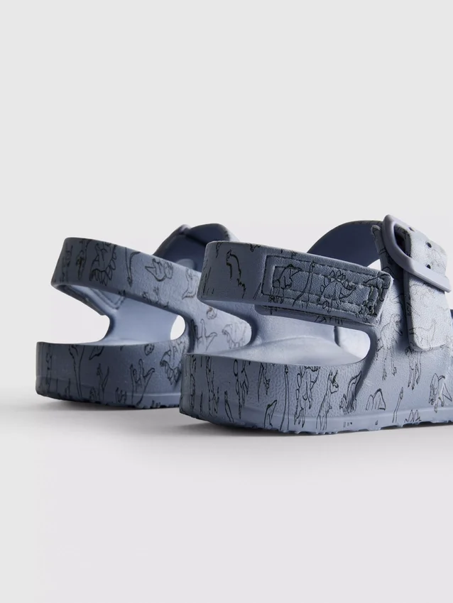 Buckle strap sandals