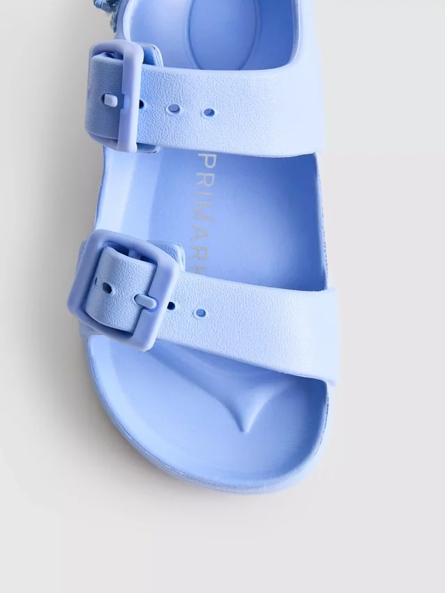 Buckle strap sandals