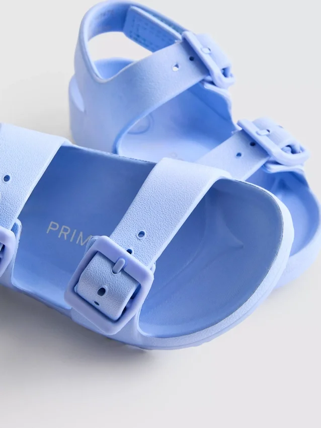 Buckle strap sandals