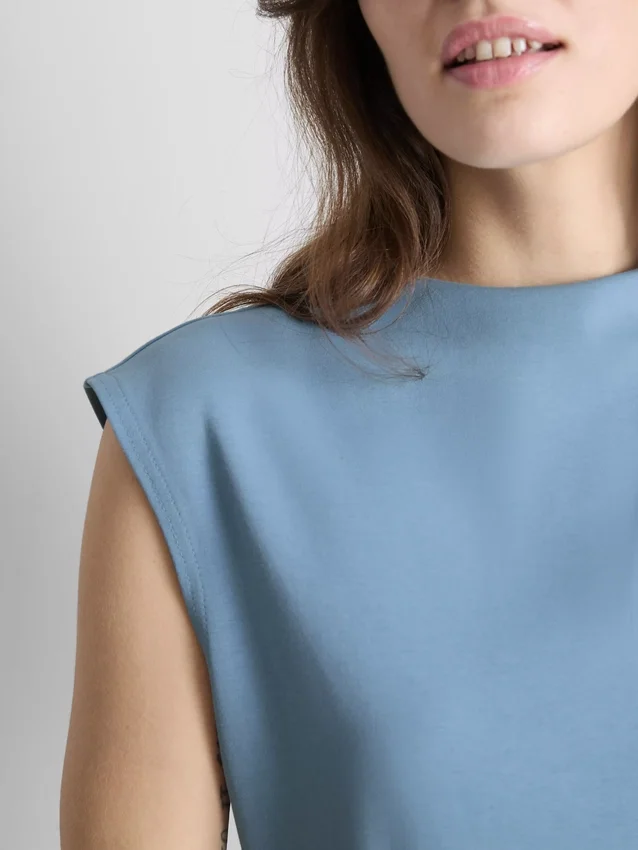 Cap sleeve sculpted mini dress