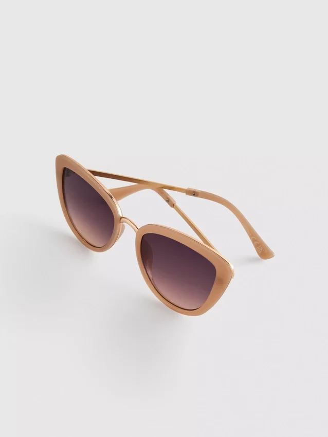 Cat-eye sunglasses