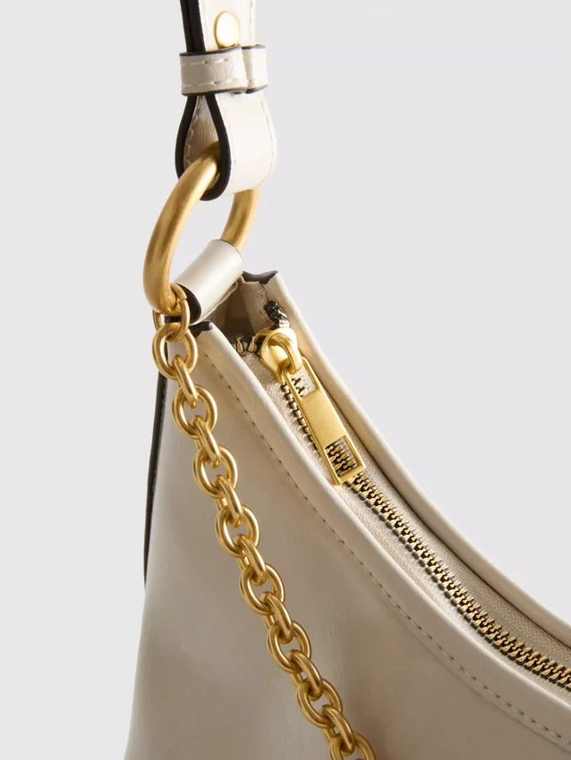 Chain shoulder bag
