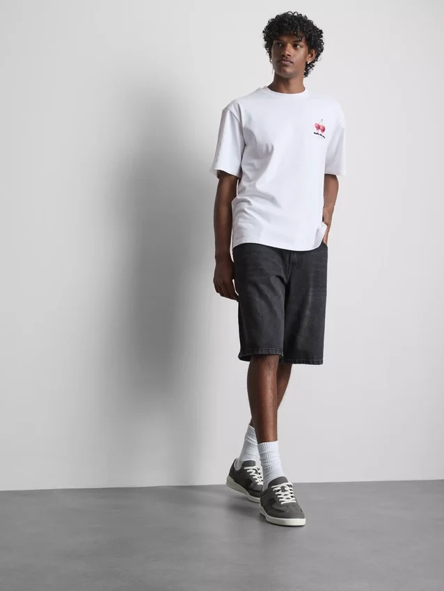 Cherry graphic t-shirt