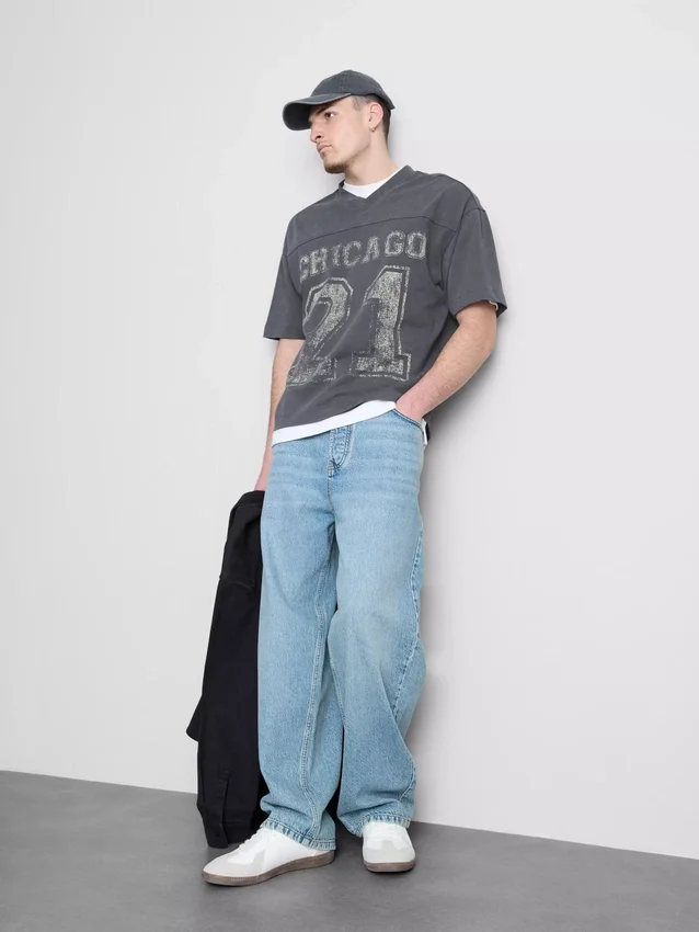 Chicago graphic v-neck t-shirt