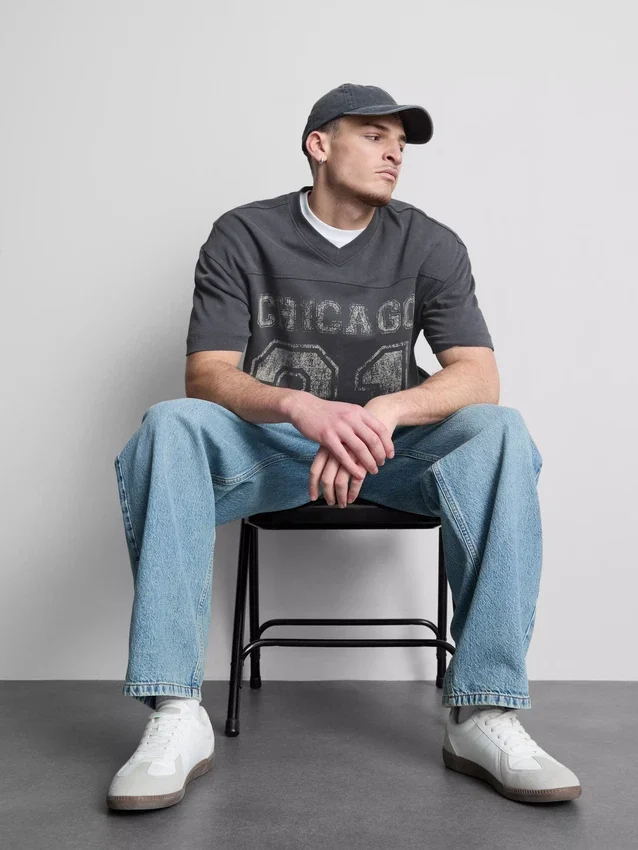 Chicago graphic v-neck t-shirt