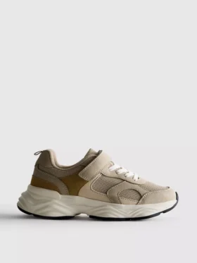 Chunky sneakers