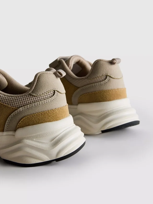 Chunky sneakers