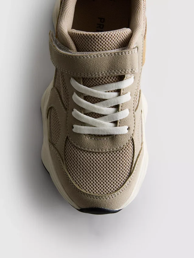 Chunky sneakers