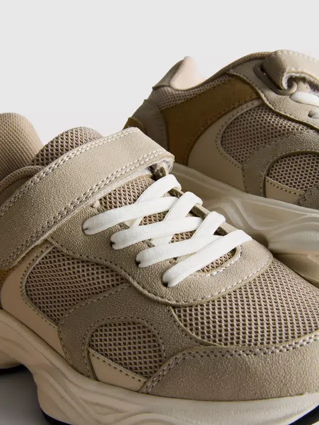 Chunky sneakers