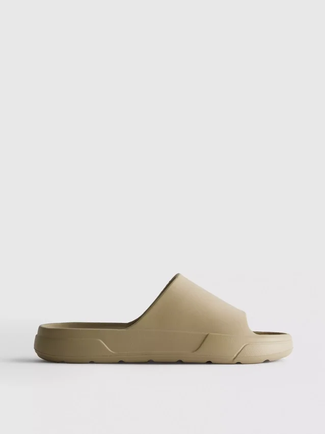 Chunky sole slider