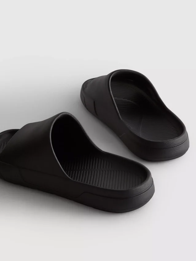 Chunky sole slider