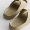 Chunky sole slider