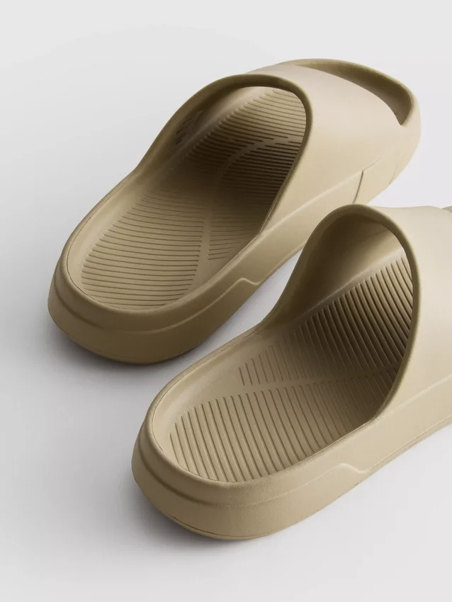 Chunky sole slider