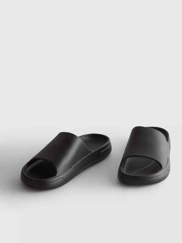 Chunky sole slider