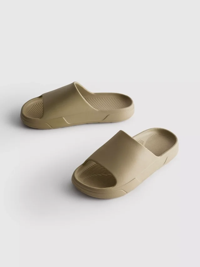 Chunky sole slider