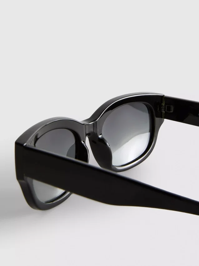 Chunky square sunglasses