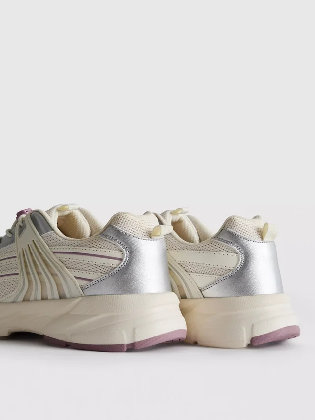 Chunky toggle sneakers